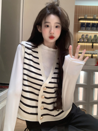 Real shot ~ V-neck striped knitted sleeveless vest sweater for spring and autumn