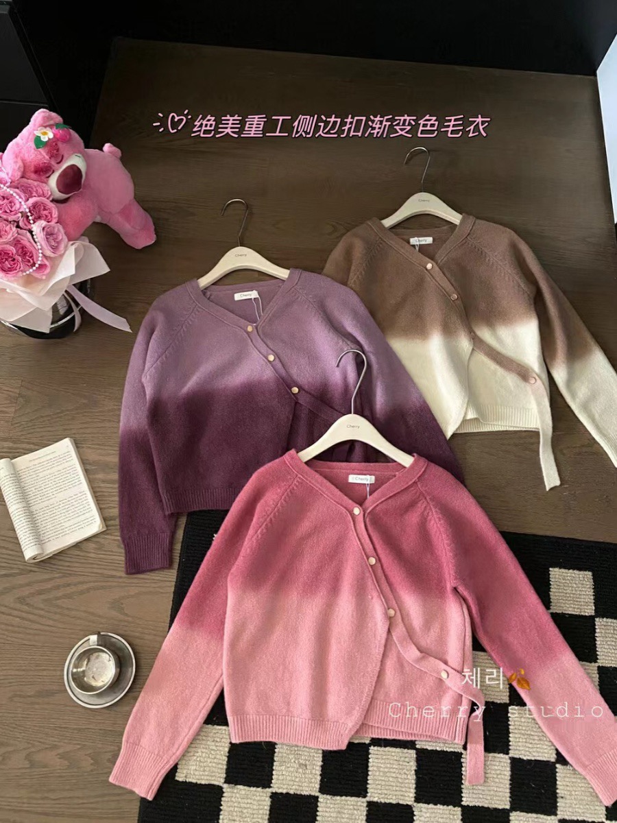 韓版小眾設計感漸變色側邊扣V領針織開衫女裝秋冬氣質加厚毛衣