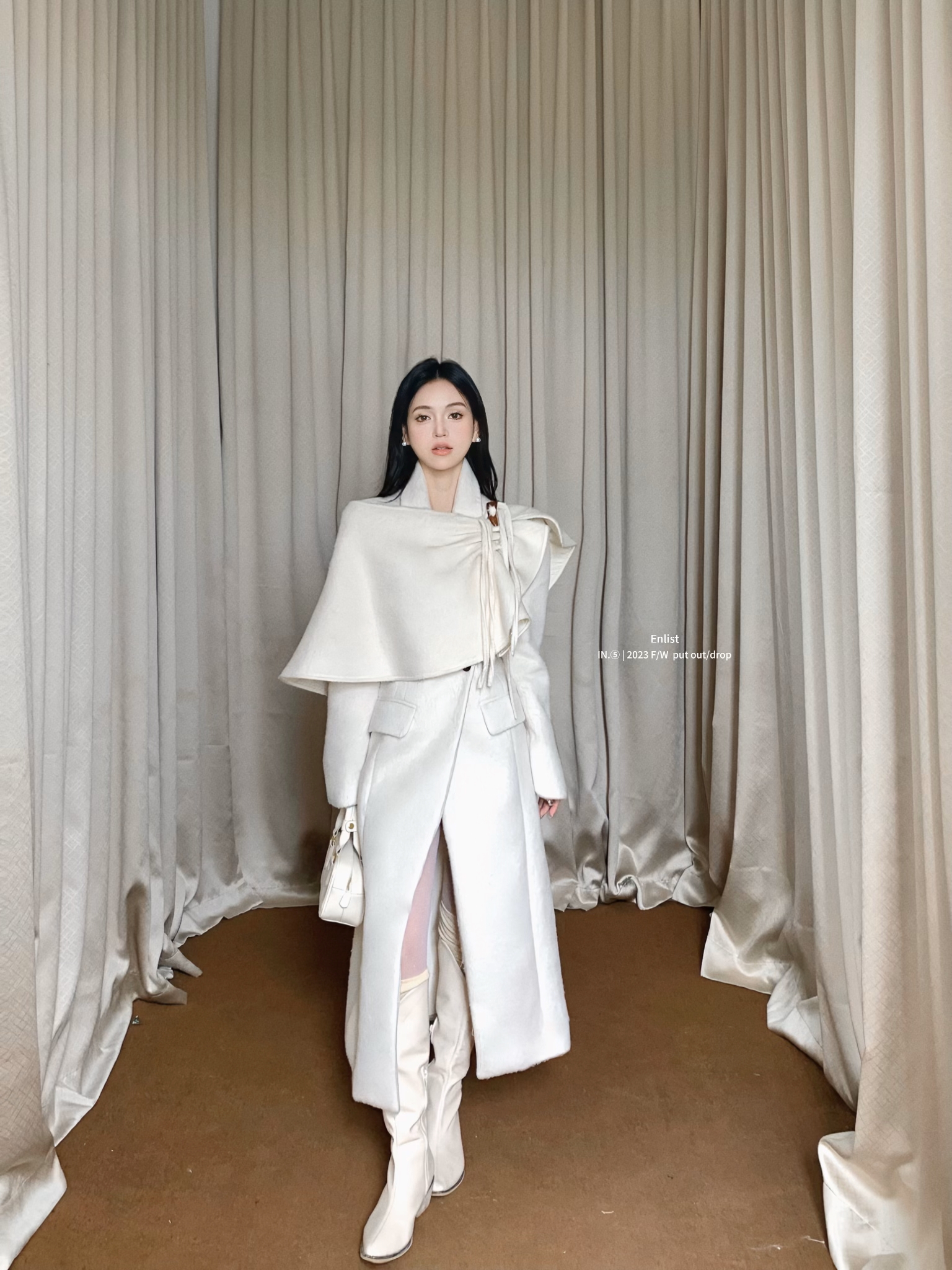 Actual shot of high-end off-white woolen coat with detachable shawl, medium-length and elegant coat for autumn and winter