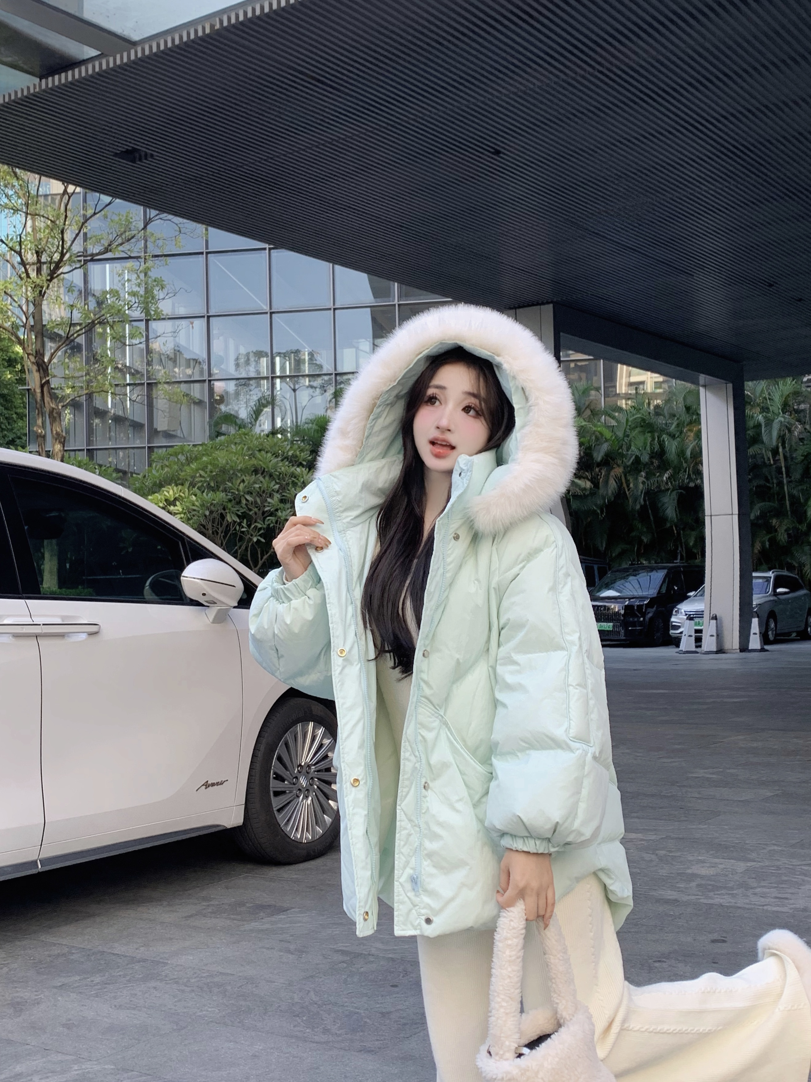 Actual shot of 90 white duck down down jacket for women winter warm hooded large fur collar bread coat