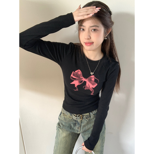 Real shot of hot girl with bow, right shoulder T-shirt, autumn and winter 2023 new slim fit, short long-sleeved inner layering shirt