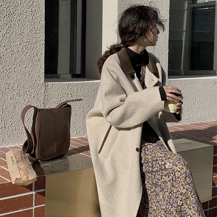 Korean high-end design Hepburn style woolen coat autumn and winter new contrast color doll collar windbreaker jacket
