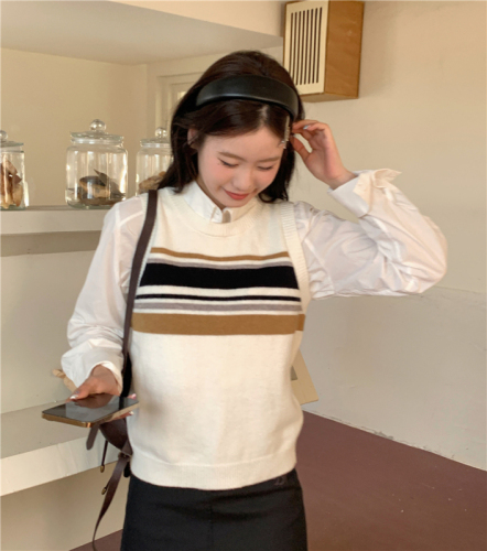 Actual shot Autumn and winter~Contrast color striped ins round neck knitted vest loose vest stacking top for women