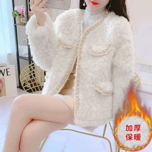 Xiaoxiangfeng Sweet Lamb Wool Jacket Feminine Short  Loose Top Fur One-piece Outerwear Winter Cotton Clothes
