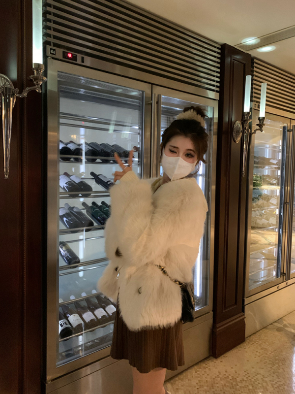 NAOAO soft-hearted god fur coat for women, high-end imitation Tuscan milk tea color thickened eco-friendly fur