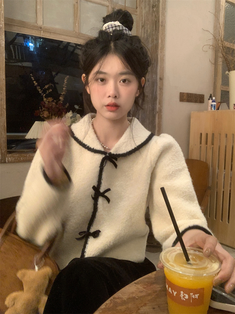 實拍韓版蝴蝶結系扣翻領短款針織開衫毛衣外套女黑色絲絨半身裙