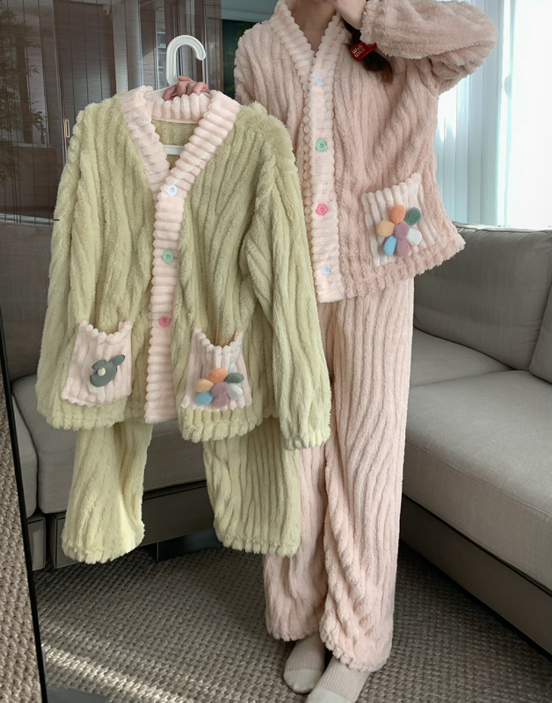 實拍 秋冬新款加厚珊瑚絨家居服花朵加絨保暖睡衣