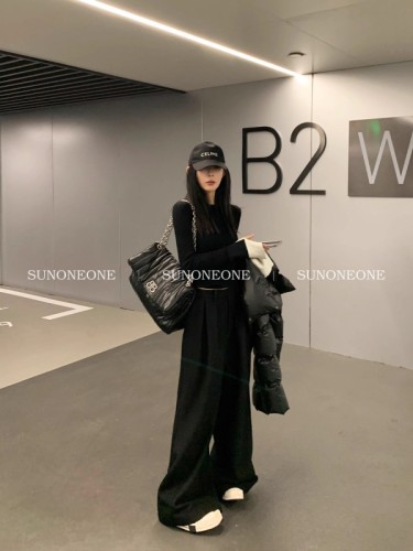 SUNONEONE 百搭袖口拼接针织衫女秋冬圆领修身小众设计感打底上衣