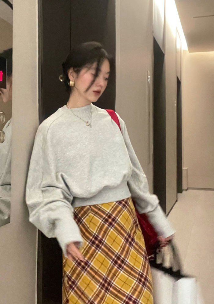 實拍加絨複合灰色設計感高領短款衛衣