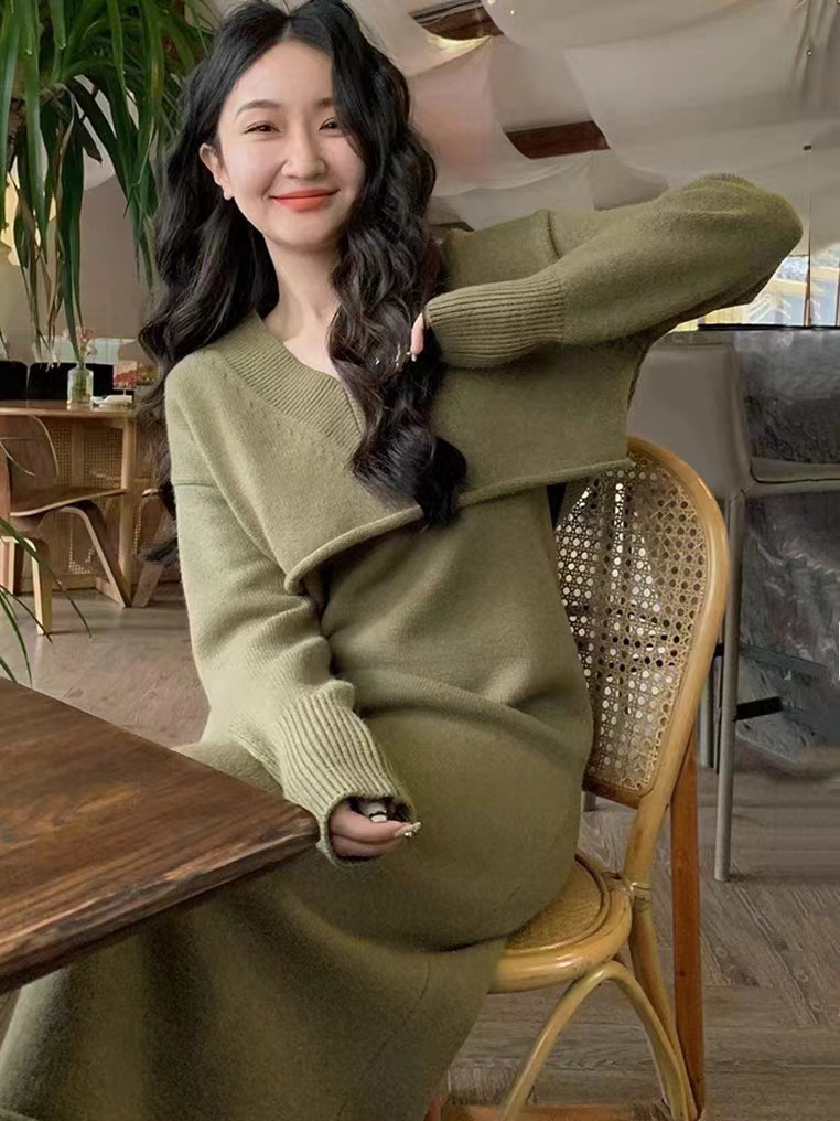 任小藝復古長款兩件套毛衣裙外穿秋冬針織連衣裙女設計感小眾套裝