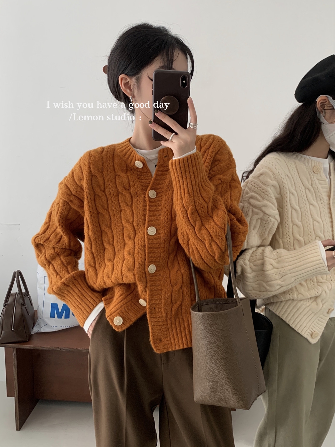 The lemon autumn Korean style retro gentle style twist arctic velvet heavy industry sweater cardigan jacket for women