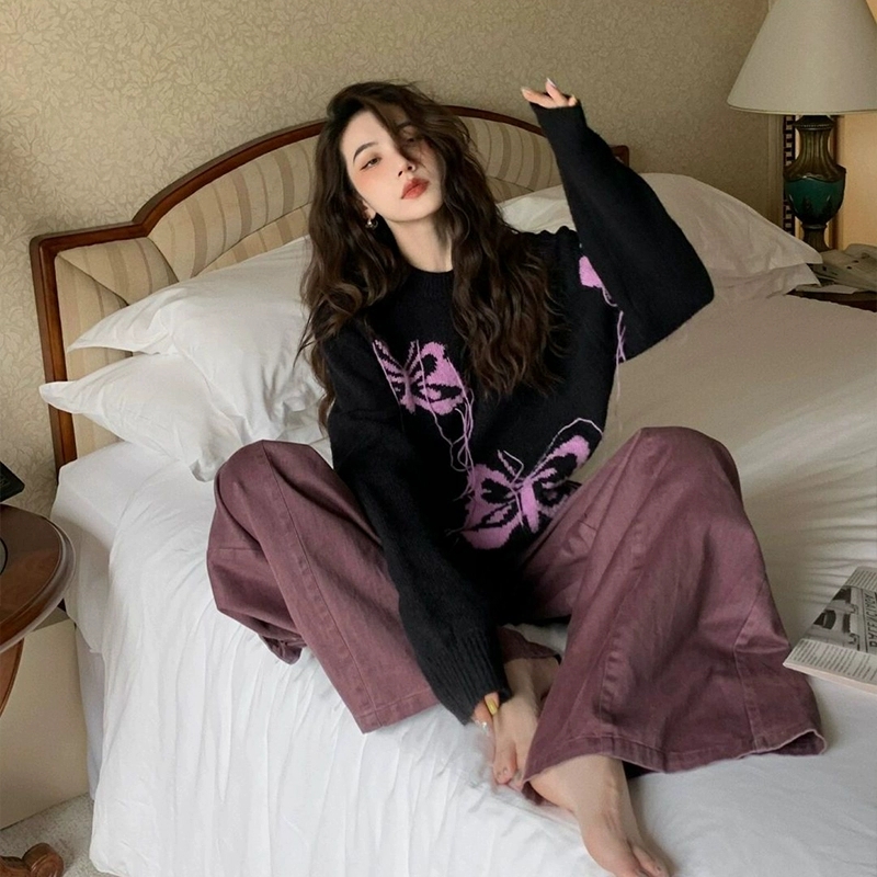 黑色圓領蝴蝶刺繡衛衣女秋冬新款慵懶風寬鬆時尚百搭減齡套頭上衣