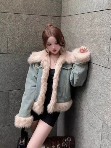 Retro washed denim spliced ​​fur jacket for women in autumn and winter loose thickened warm long-sleeved cardigan fur top