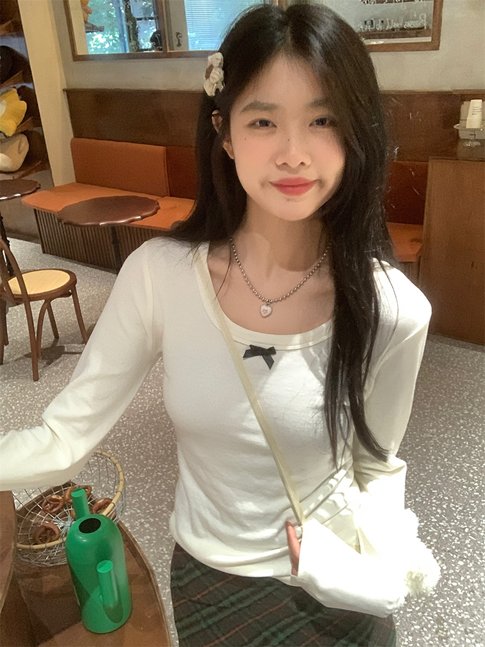 實拍蝴蝶結u領百搭長袖T恤女修身顯瘦內搭打底上衣女