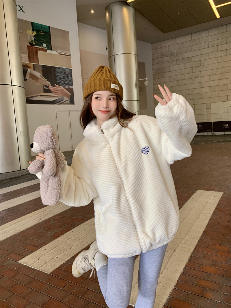 Korean version of sweet lamb wool coat for women winter stand-up collar thickened plush loose new style student versatile fashionable white