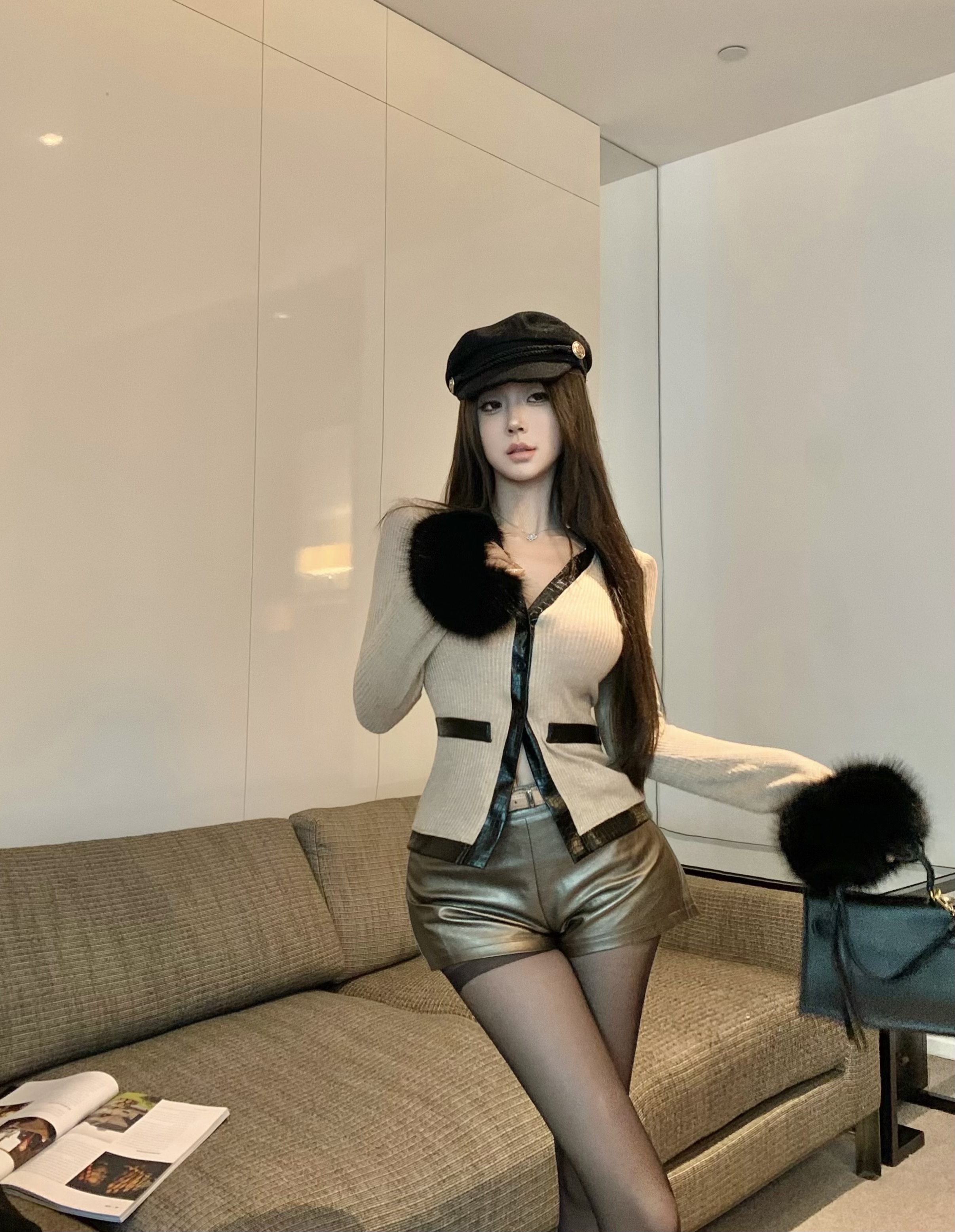 浪漫藝術家毛毛袖針織衫新款修身顯瘦V領上衣女+香檳色短褲