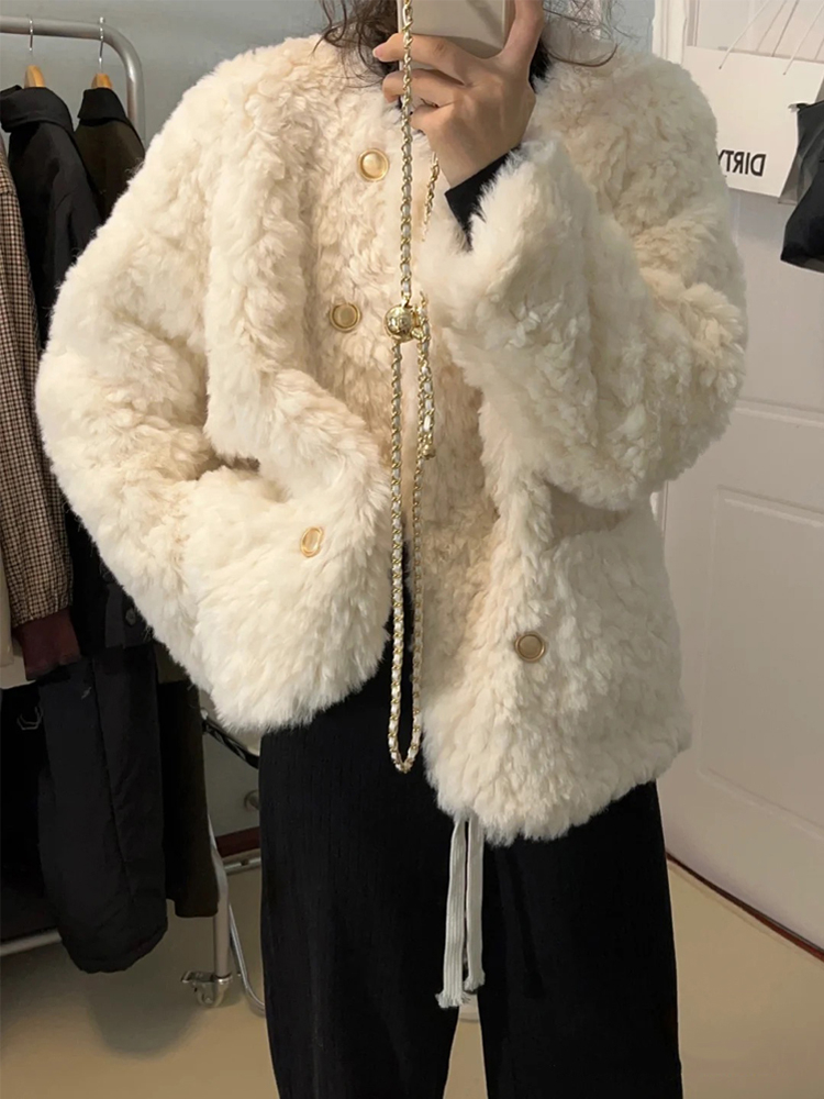 Xiaoxiangfeng lamb wool coat for women 2023 winter new style small loose thickened white fur top cotton coat