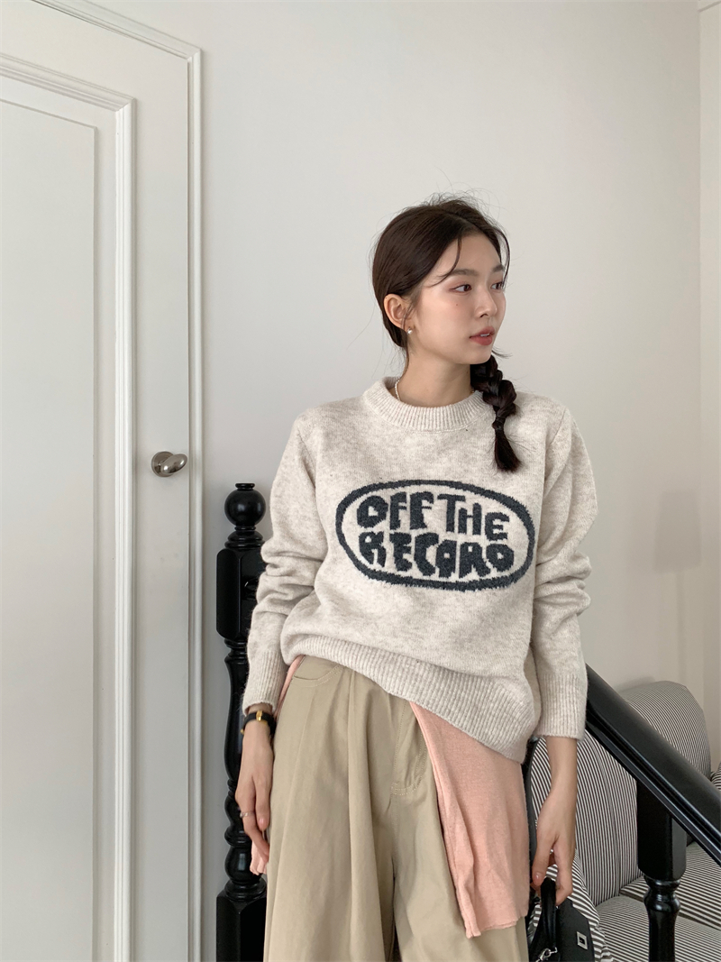 Real shot of simple Korean style letter velvet sweater bottoming sweater
