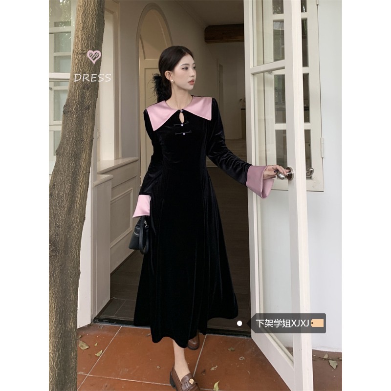 小眾別致翻領撞色絲絨連衣裙女秋冬2023新款氣質收腰顯瘦A字長裙