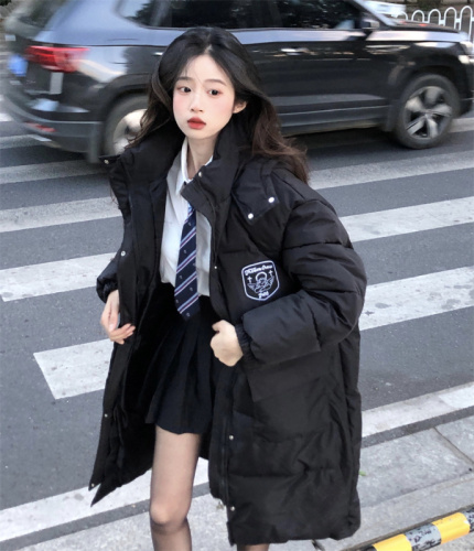 Actual shot of college style black mid-length down jacket for women 2023 cotton-padded jacket Korean style over-the-knee winter jacket