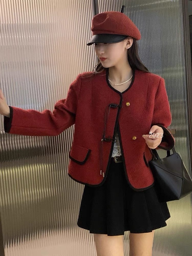 Down style retro buckle lambswool coat for women 2023 new fashion trendy short tops for celebrities for age reduction