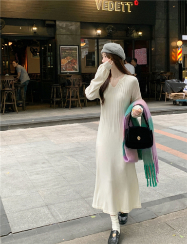 实拍 秋冬~2023年韩版气质灯笼袖针织连衣裙纯色百搭裙子
