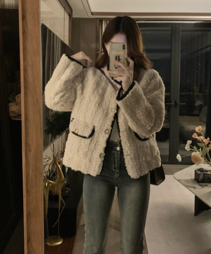 Real shot of 2023 autumn and winter new Korean style temperament small fragrant style fur one-piece fur coat