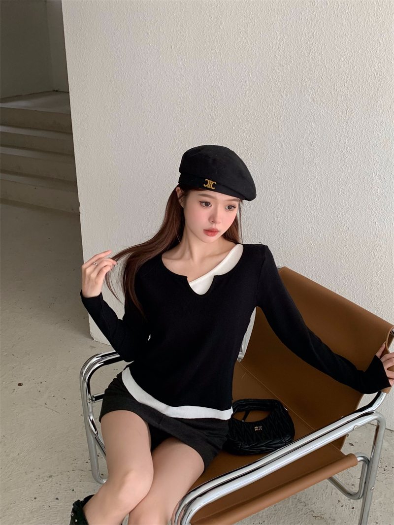 實拍 新款設計感小眾v領秋冬打底長袖T恤女假兩件拼色上衣