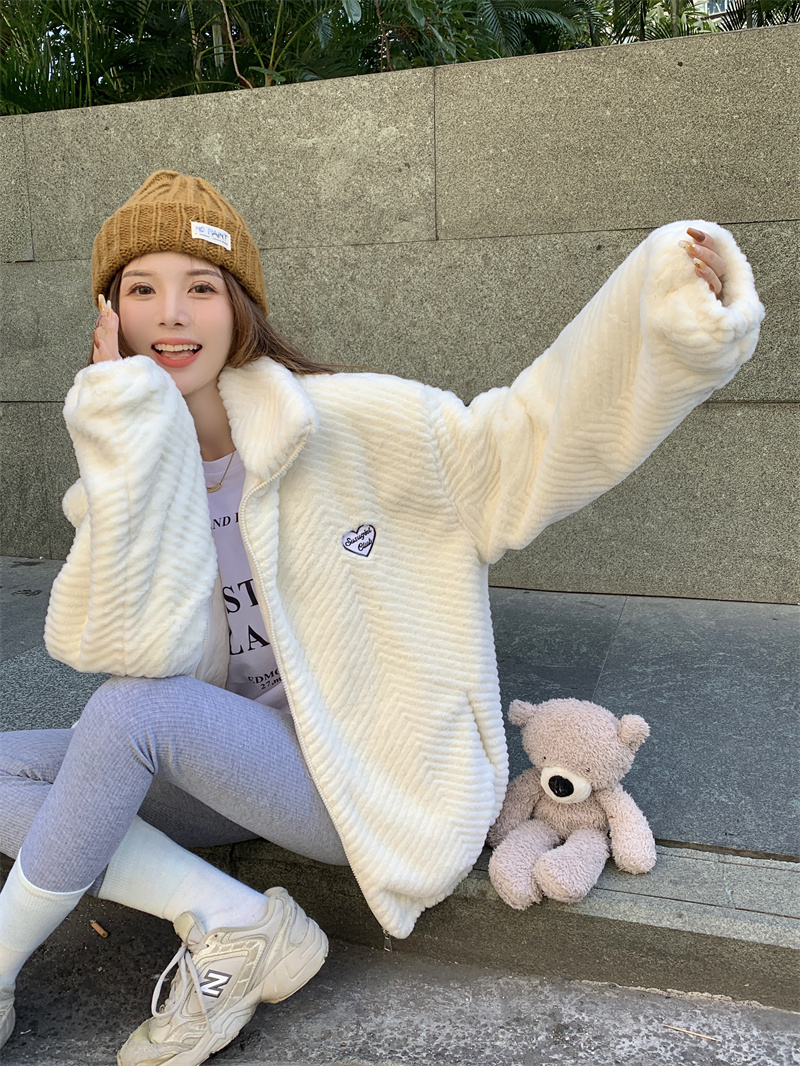 Korean version of sweet lamb wool coat for women winter stand-up collar thickened plush loose new style student versatile fashionable white