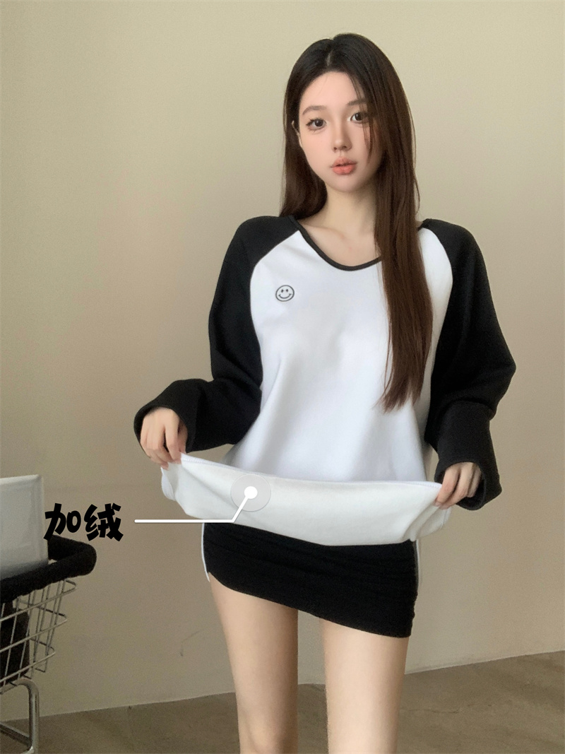 實拍 加絨黑白色拼接袖T恤女冬季慵懶風寬鬆打底衫中長款上衣