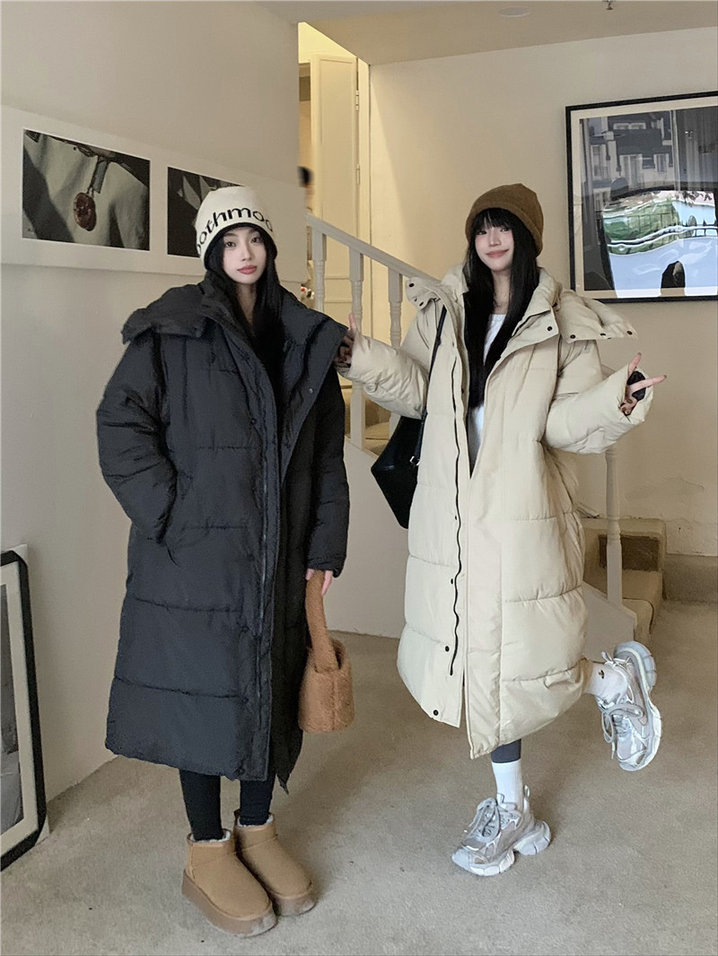 Actual shot of new winter clothing, mid-length hooded down jacket, thickened loose slimming warm jacket