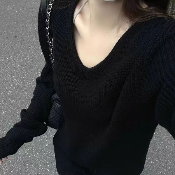 寬鬆V領黑色毛衣女慵懶風秋季新款高級感長袖套頭針織衫外穿上衣
