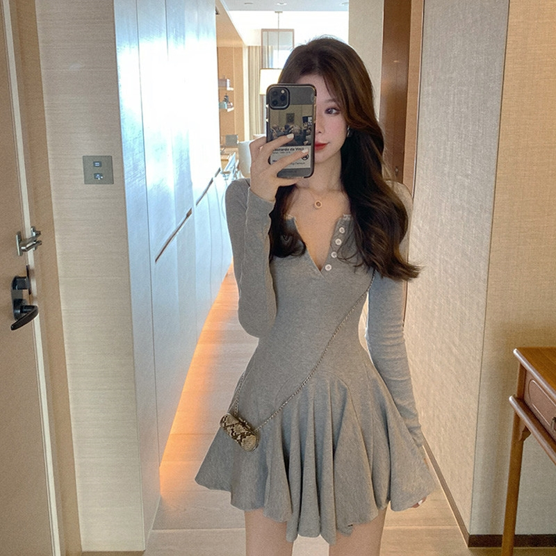 設計感小眾黑色修身長袖連衣裙女秋季小個子a字短裙收腰顯瘦裙子