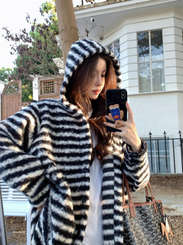 Actual shot ~ New style woolen striped hooded jacket