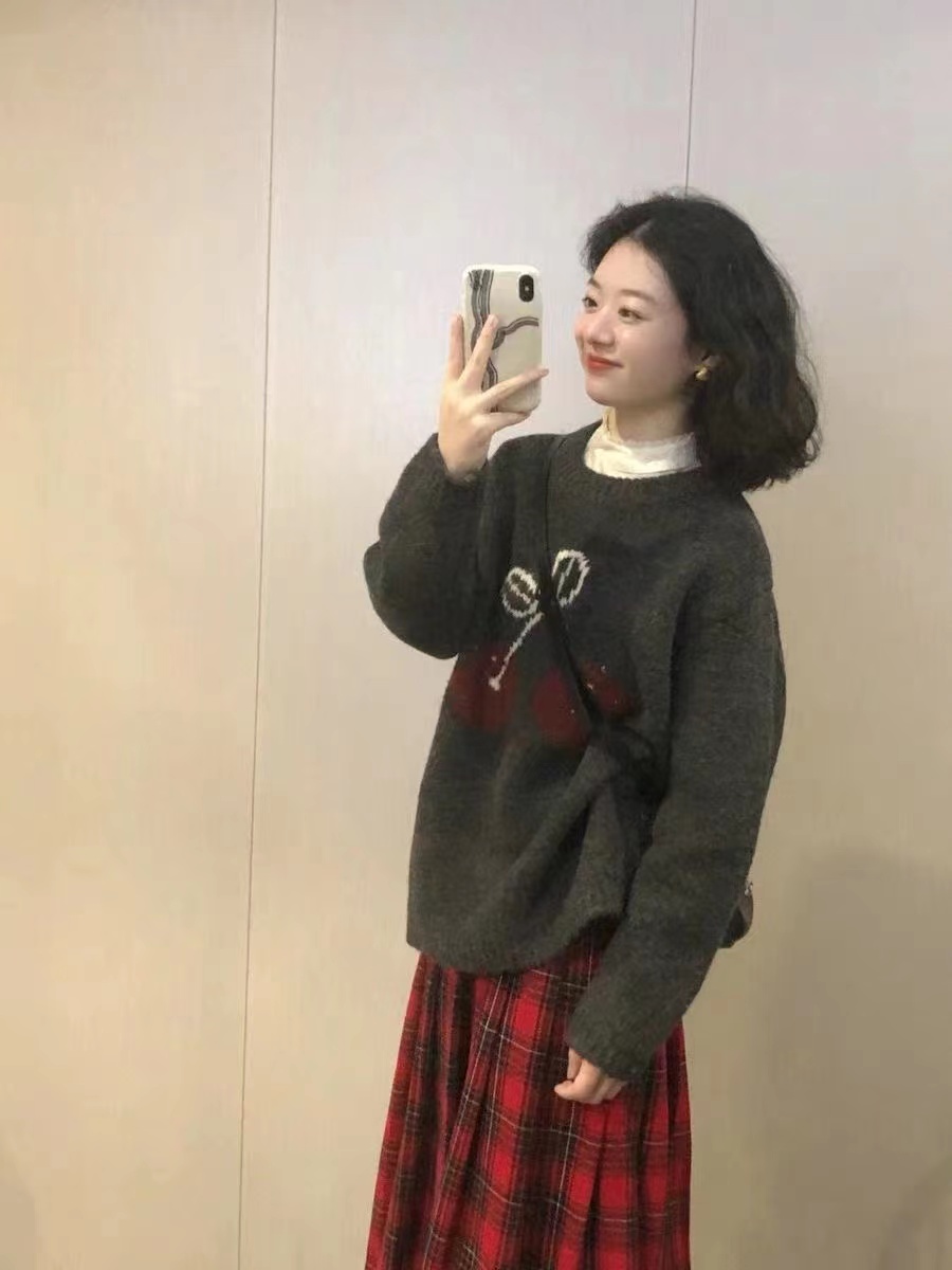 2023 new autumn and winter Christmas cherry sweater sweater for women autumn and winter thickened round neck pullover top