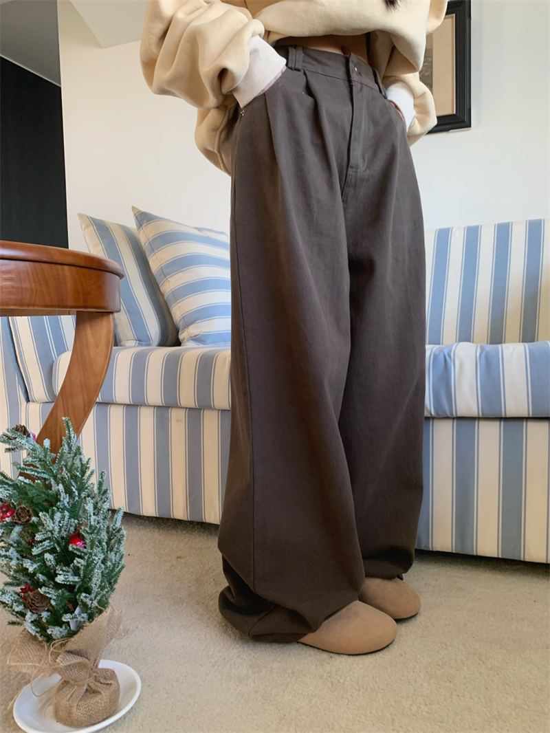 Real shot of autumn and winter thick textured wide-leg pants tea brown high-waisted pleated jeans for women