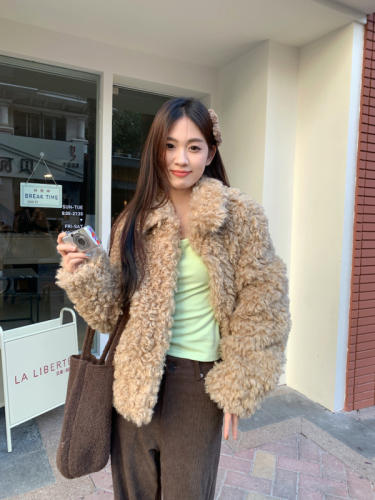 Real shot of Lapel, Shoulder Short Fur Coat, Women’s Retro Plush Top