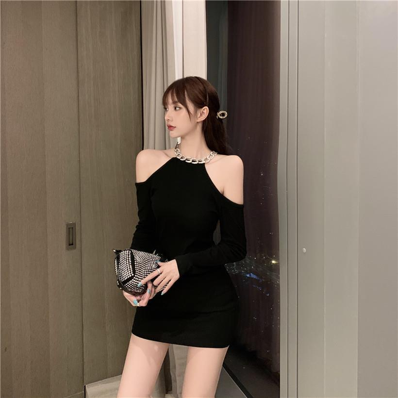 春裝港味chic性感鏈條掛脖小心機露肩長袖緊身顯瘦包臀打底連衣裙