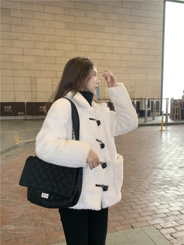 Lamb wool small fragrant style jacket for women autumn and winter thickened 2023 new Korean style high-end design small man cotton coat