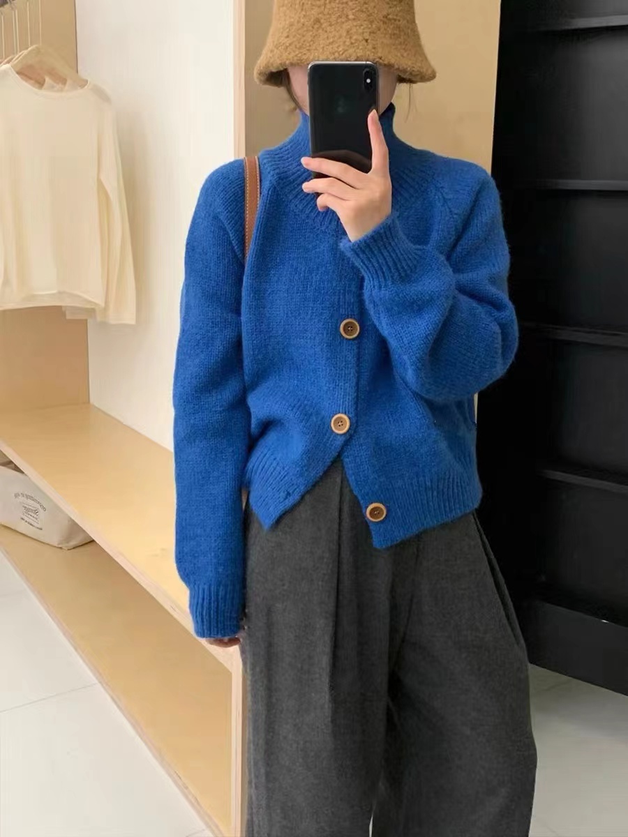 Fashionable and temperamental wooden button high-neck cardigan 2023 autumn and winter new Korean style women's slimming and exquisite high-end top