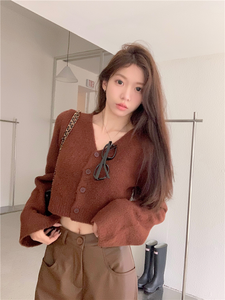 Real shot ~ 2023 autumn and winter casual and versatile brown retro high-waisted straight leather pants + knitted cardigan suit