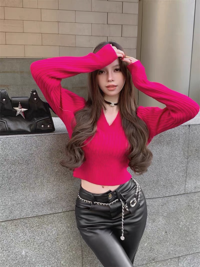 秋冬新款今年流行純色V領長袖短款毛衣女秋冬設計感小眾坑條百搭