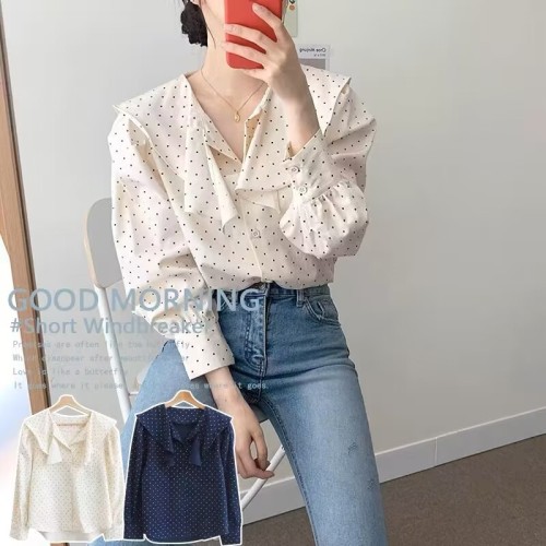 Collarbone top scheming design 2023 spring and autumn new style long-sleeved white V-neck shirt with light mature polka dots for women