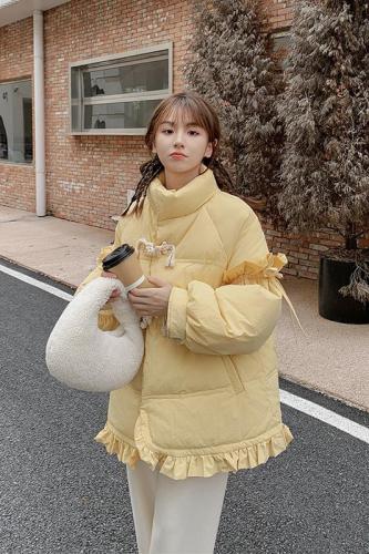 Real shot of small Japanese student cotton-padded clothes for women with buckles, loose short Korean-style cotton-padded clothes, sweet down jackets and cotton-padded clothes