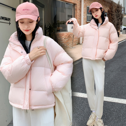 Real shot of women's down jacket 2023 short style for small people, niche fashion, western style, white thickened winter