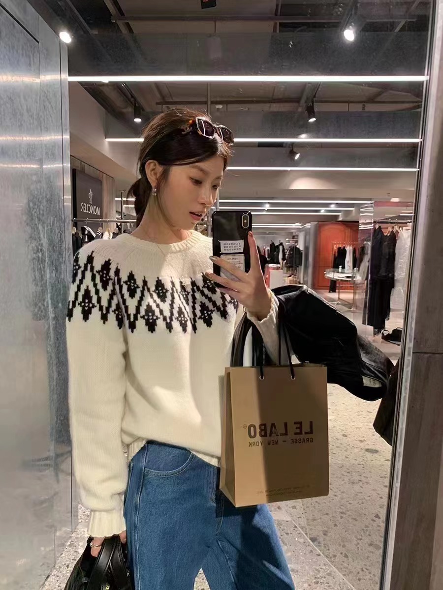 This year's popular super good-looking inner sweater 2023 autumn and winter new style lazy style high-end long-sleeved knitted top for women