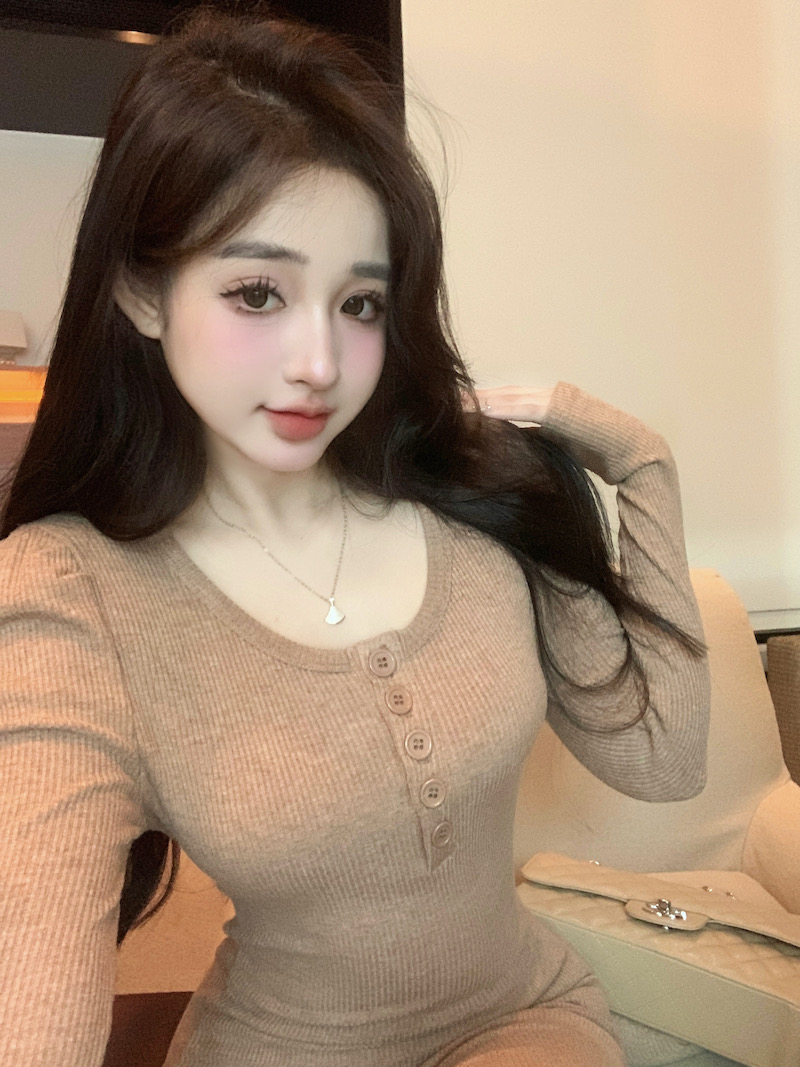 實拍~秋冬韓系氣質長袖連衣裙女排扣中長款軟糯包臀針織裙