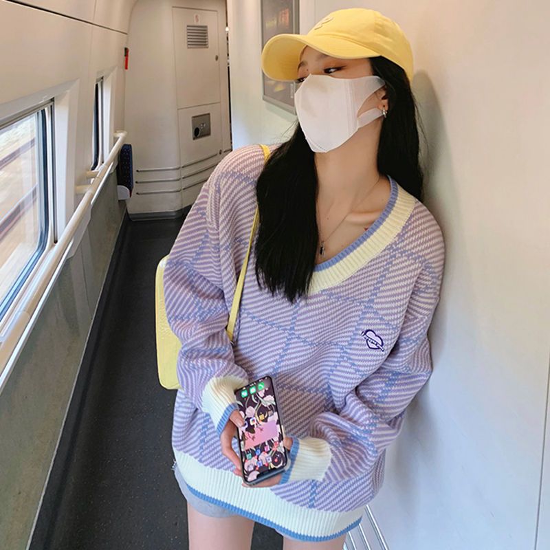 Purple V-neck soft waxy sweater for women 2023 autumn and winter new style loose lazy style embroidered knitted top coat long sleeves