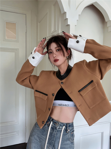 Actual shot of autumn style retro stand-collar long-sleeved jacket short woolen patchwork top with shoulder pads for women