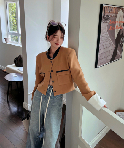 Actual shot of autumn style retro stand-collar long-sleeved jacket short woolen patchwork top with shoulder pads for women